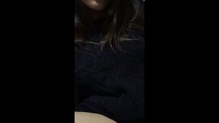 趁午休带女同事到仓库玩耍