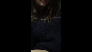 趁午休带女同事到仓库玩耍