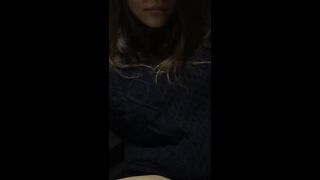趁午休带女同事到仓库玩耍