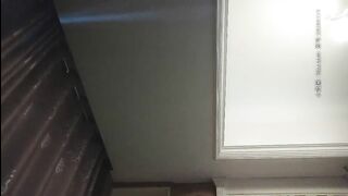 《骚飘飘专业搞鸡》1500元半夜足疗店撩少妇买钟到宾馆开房啪啪假鸡巴搞得人家喊疼