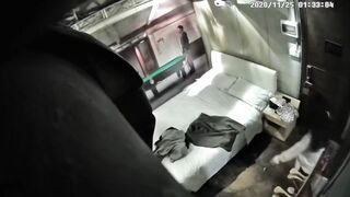 大学城附近主题酒店工业房摄像头偷拍红内裤猛男和包养的学生妹开房激情