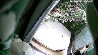 情趣酒店樱花房摄像头偷拍家里停水出来洗澡的小夫妻顺便给老公打飞机