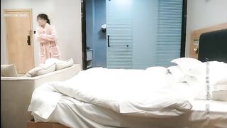 【李总精品探花】泡良大佬PUA商场导购小姐姐，套路满满撩拨得春心萌动，激情啪啪高潮不断