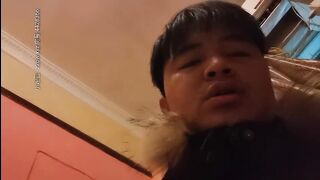 扶贫站街女胖表弟路边按摩店假装看AV套路偷拍长得像刘璇的少妇美女一边服务一边谈论AV对白有趣