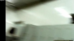 邮电大学女生澡堂雇人进去拍的 真实内部场景 都是年轻妹纸第二部