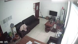 黑客破解网络摄像头监控偷拍好赌少妇欠网贷主动上财务公司办公室肉偿还利息被小鸡鸡经理扑倒在沙发上干