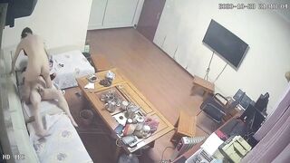 黑客破解网络摄像头监控偷拍某单位领导晚上加班把财务叫到办公室沙发各种姿势啪啪啪方言对白