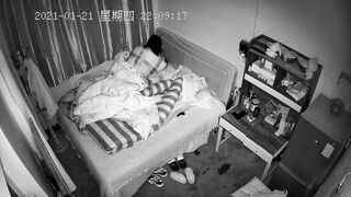 2021最新精心整理居家、诊所、宠物店网络摄像头被黑TP多对夫妻日常性生活对比一下还是身材精瘦秃顶大叔干的生猛2V2