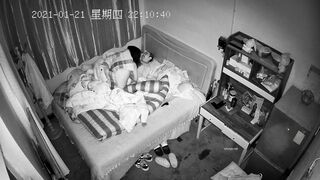 2021最新精心整理居家、诊所、宠物店网络摄像头被黑TP多对夫妻日常性生活对比一下还是身材精瘦秃顶大叔干的生猛2V2