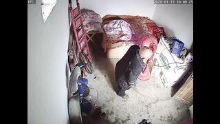 黑客破解网络摄像头监控偷拍村里小卖部老板娘背地里做皮肉生意大爷一个接一个来休息的时间都没有