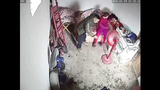 黑客破解网络摄像头监控偷拍村里小卖部老板娘背地里做皮肉生意大爷一个接一个来休息的时间都没有