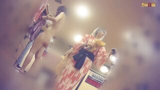 4月新流温泉洗浴中心女盗手持高清设备偸拍女宾部内部春色还是年轻漂亮妹子耐看奶子阴毛都非常性感