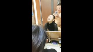 胖少约瑜伽少妇~激情销魂镜子前后入'媳妇 看我一眼，叫爸爸'，'不要唔'，看镜头，笑开花的少妇 真是好好看滴！