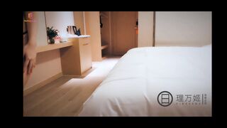超火推特露出网红福利极品女神▌理万姬 ▌化身外围女模线下援交大战粉丝 看着女神吃鸡巴舔菊花真带劲
