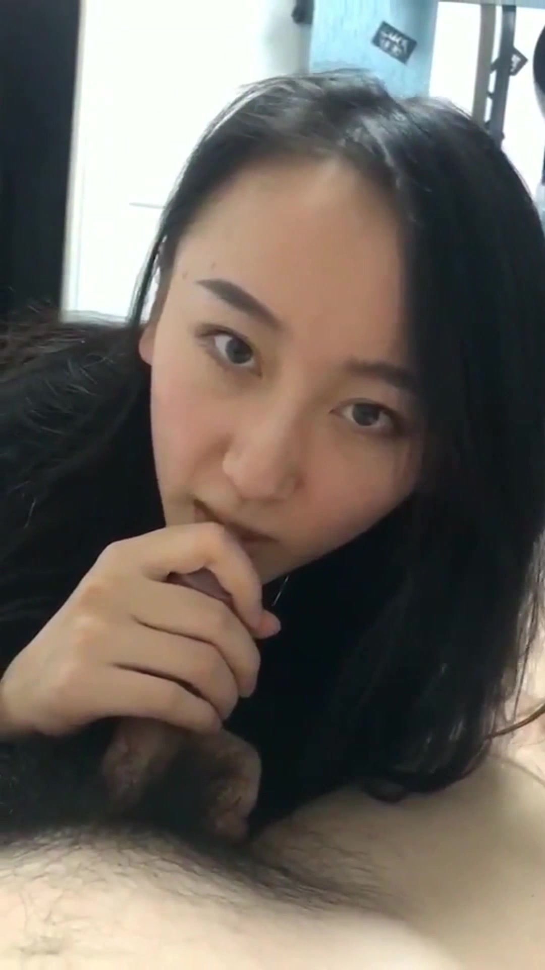 极品淫妻女友情侣性爱泄密流出 越漂亮的女人吃着肉棒更迷人 肉棒狠狠撞击下体变得淫荡无比
