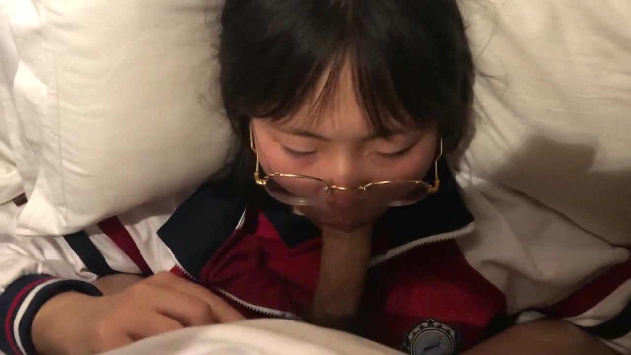 【网曝门事件】河南实验高中眼镜学妹大尺度性爱私拍流出 穿着红色校服激烈啪啪 高清720P最全版