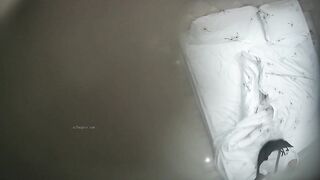 Hotel臻品偷拍来月事的女友贴心的找来闺蜜轮番口活伺候男友 深喉口爆 闺蜜身材不错 好贴心的女友啊 高清720P版