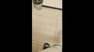 探花小米约长裙熟女啪啪，舔弄口交硬了直接操，扶着屁股后入进出抽插，速度操完走人