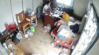 九月最新流出黑客【破解摄像头】偷拍家族工厂办公室内偷情连续做爱三次