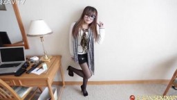 洋老外米糕最新流出东莞酒店约炮样子萌呆的非主流妹子窗外还有清洁工照样开干