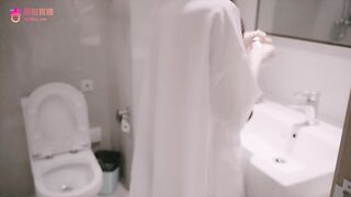 麻豆出品 下药迷翻老婆的漂亮闺蜜（续）