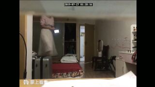 【极品稀缺另类摄像头】无良老公流出自己老婆居家生活监控日常片段 身材不错 屁股很圆润很翘