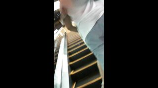 抄底和男朋友逛街绿碎花裙子无内S女
