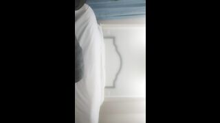 《光头探花》约操马尾辫骚女技师，全身按摩享受一番再开操，拔下裤子用屌磨蹭，双腿肩上扛扶着屁股后入