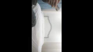 《光头探花》约操马尾辫骚女技师，全身按摩享受一番再开操，拔下裤子用屌磨蹭，双腿肩上扛扶着屁股后入